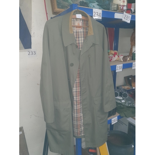 233A - gents coat baracuta size L