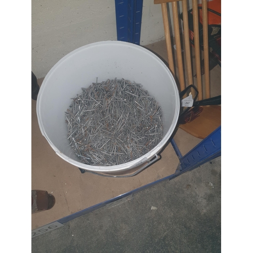 257 - large tub 40mm nails