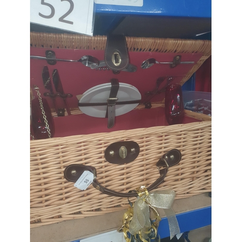 55 - basket picnic set