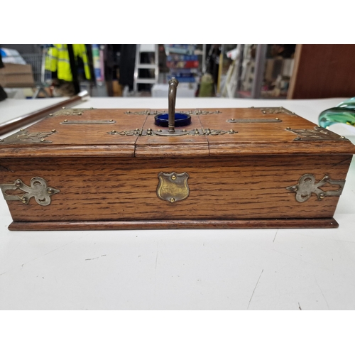 18 - Gentleman's club Cigar/Cigarette table box, Oak 30cm x 16cm