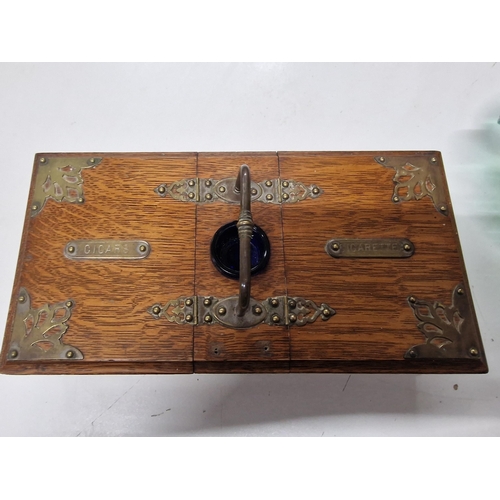 18 - Gentleman's club Cigar/Cigarette table box, Oak 30cm x 16cm