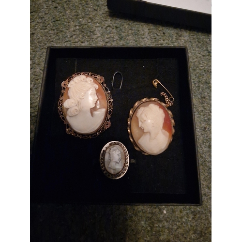 667 - cameo brooches & 800 silver cameo ring