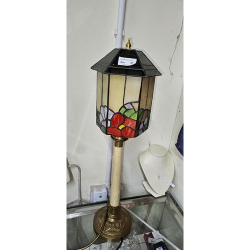 200A - tiffany type lamp good cond