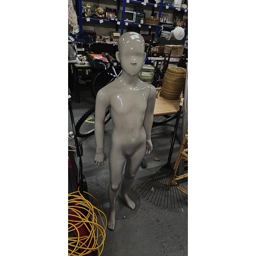 79 - mannequin UNABLE TO POST