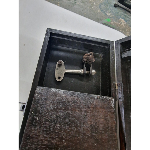 115 - Early 1919 Hand signal for a car in box with fixings