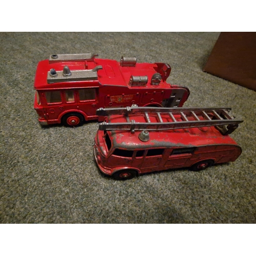 725 - 2 dinky fire engines