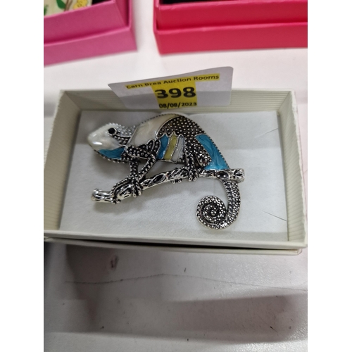 398 - Chameleon brooch