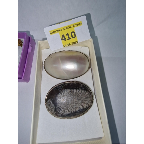 410 - 925 silver brooches