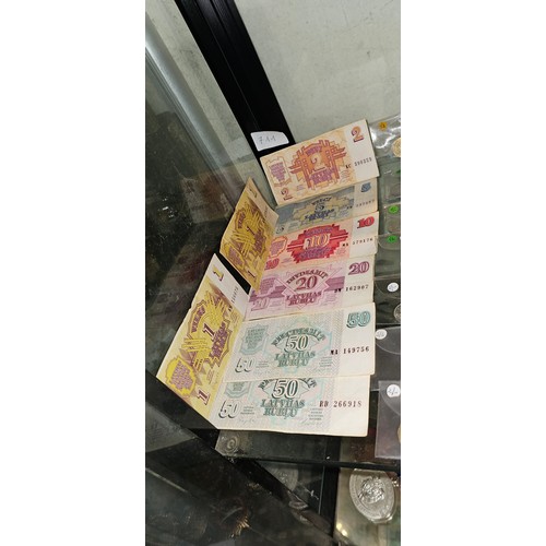 711 - Banknotes