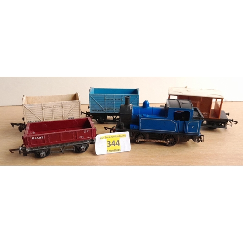 344 - Triang OO Gauge Locomotive & 4 Wagons