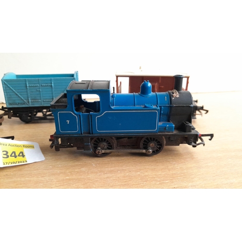 344 - Triang OO Gauge Locomotive & 4 Wagons