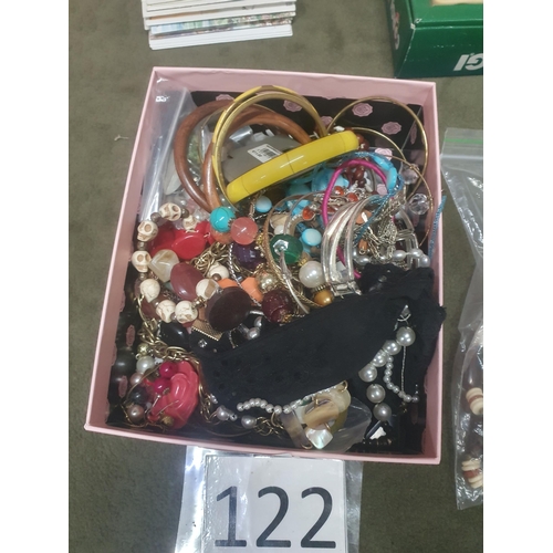 122 - bracelets