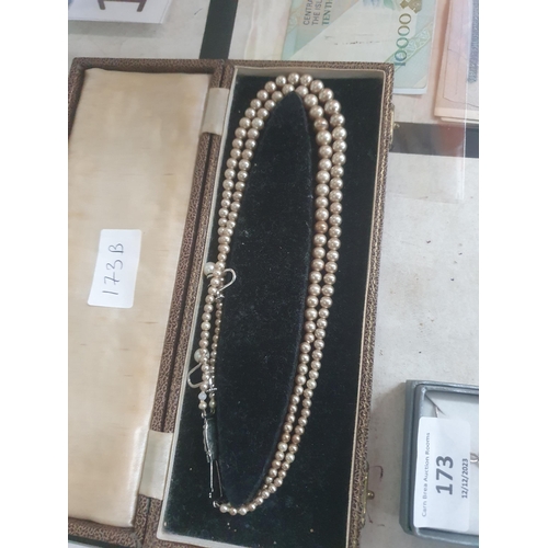 173B - box of pearls & earrings