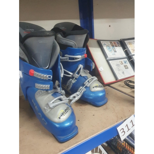 311 - ski boots