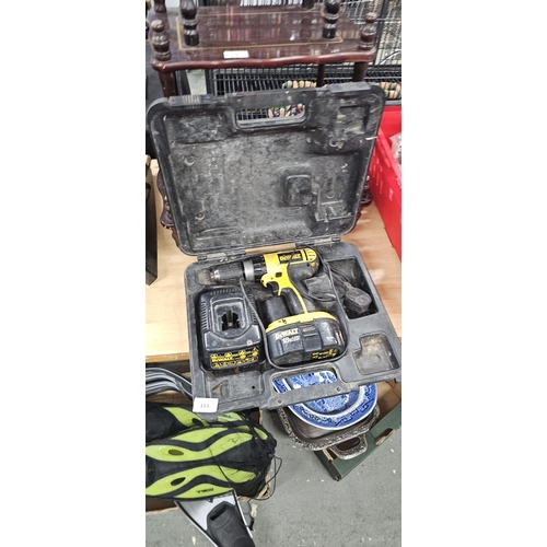 113 - dewalt drill cordless 12v needs new battery