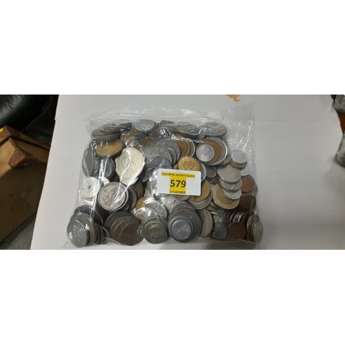 579 - 1kg of coins