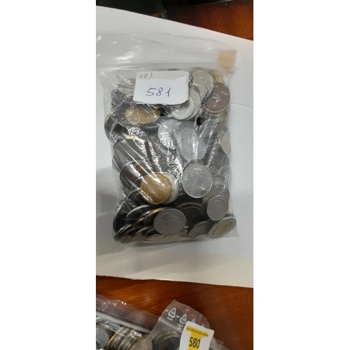 581 - 1kg of coins