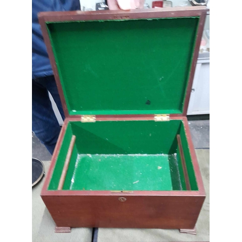 227A - LARGE VINTAGE HARDWOOD BOX  Lined with green baize 13” x 10” x 7” deep nice condition