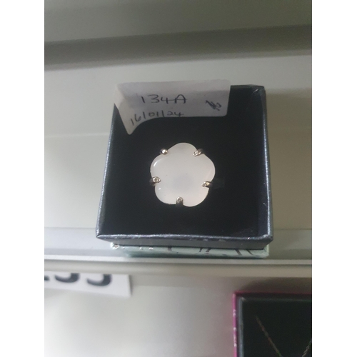 134A - chunky white metal white agate ring size K/K½