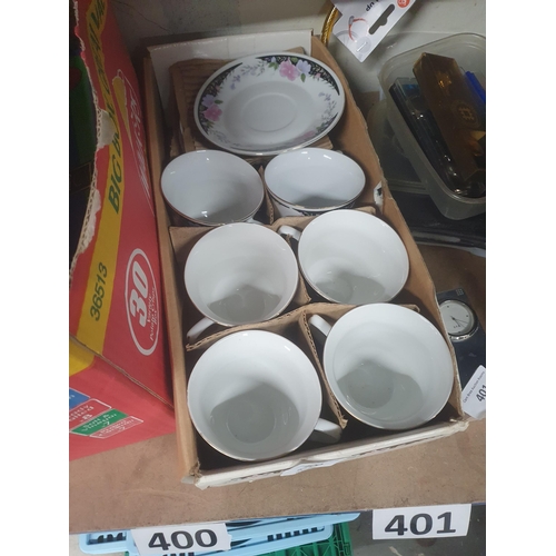 400 - 6 cups & saucers