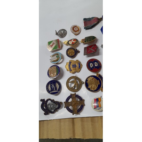 471 - Job lot of badges