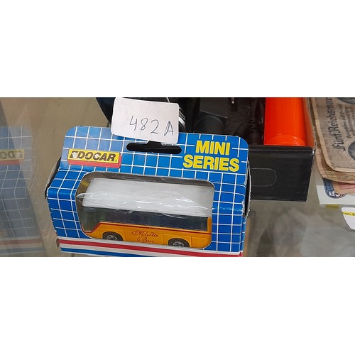 482A - Bus model, boxed