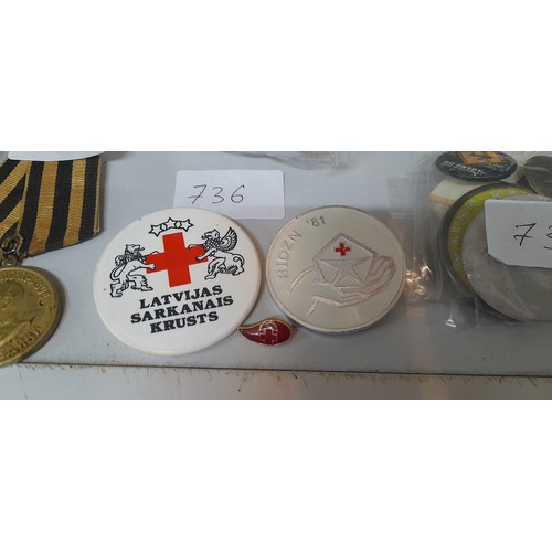 736 - Medic badges