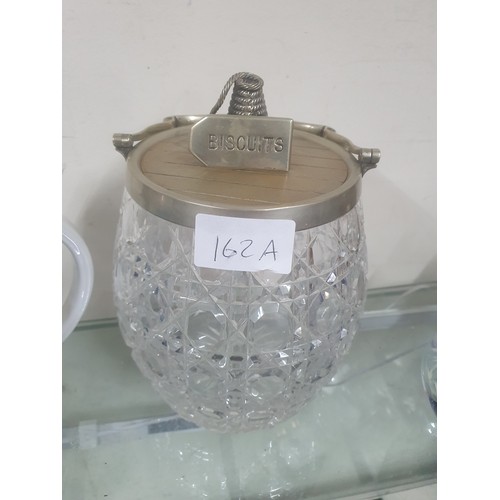 162A - crystal / silver plated biscuit barrel