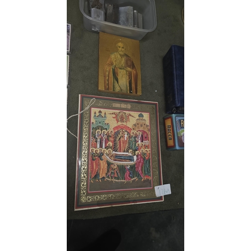 126A - 2 icons, one modern