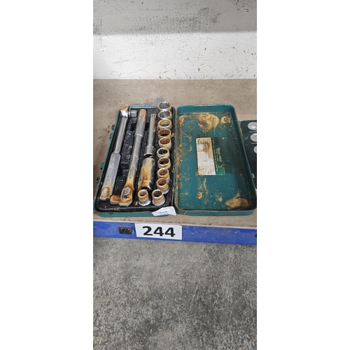 244 - socket set