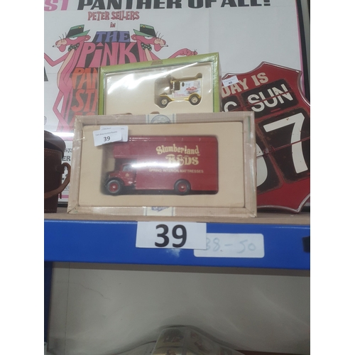 39 - corgi slumbertime beds lorry & kelloggs set