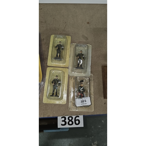 386 - 4 Solider Figurines