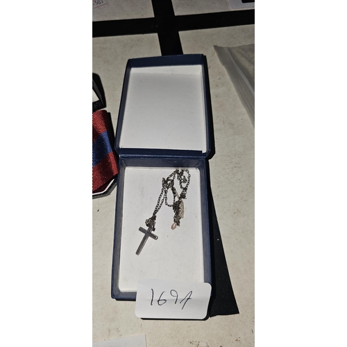 169A - 925silver crucifix pendant necklace