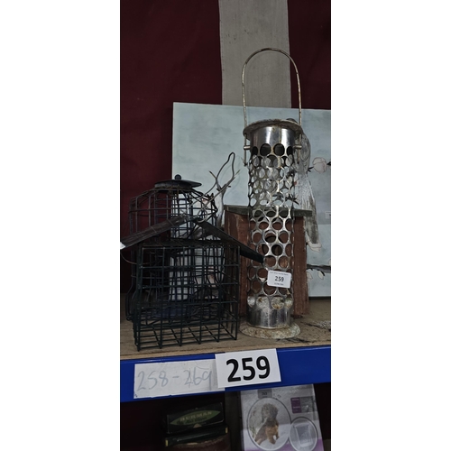 259 - bird nesting box & feeders