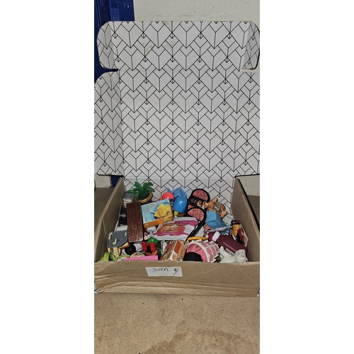 309A - box assorted dolls house items