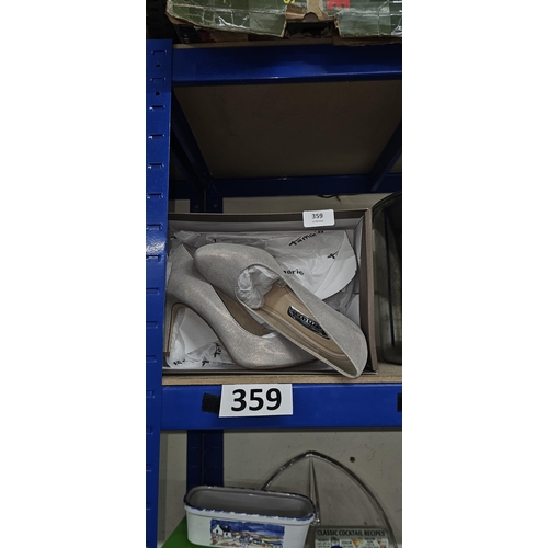 359 - new shoes in box