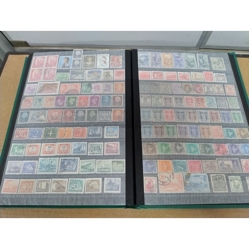 684 - Good selection of world stamps, 100% full album