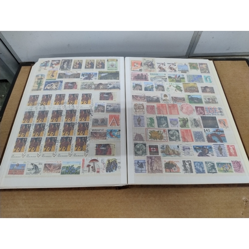 688 - Good selection of world stamps, 100% full album