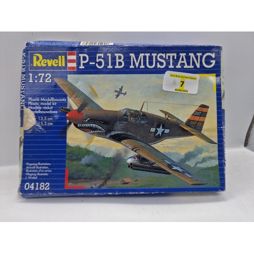 7 - Revell 04182 1/72 WWII P-51B Mustang complete