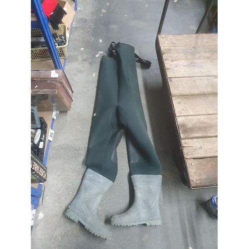 37 - size 8 chest waders