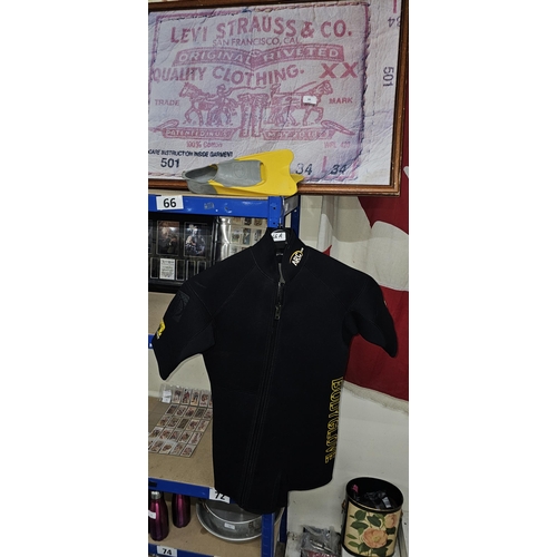 66A - mens medium wetsuit & flippers