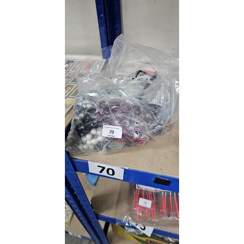 70 - bag of assorted jewellery