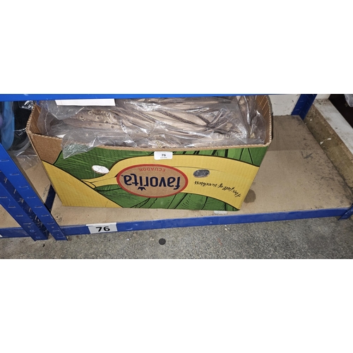 76 - box bedding & towels