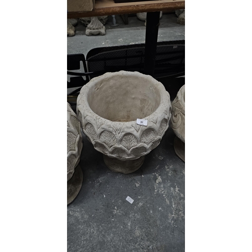 87 - pineapple urn on circular base - concrete UNABLE TO POST