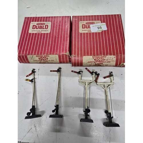 95 - Dublo Rail signals boxed