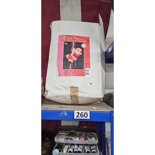 260 - SANTA CLIMBING UP & DOWN ROPE LIGHT GWO