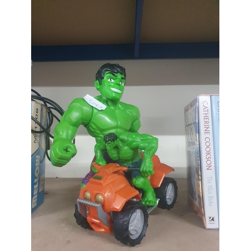 306A - MEDIUM SIZED HULK & HULK ON VEHICLE, GOOD COND