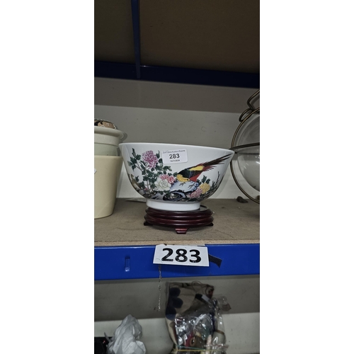 283 - NICELY DECORATED CHINESE BOWL ON STAND