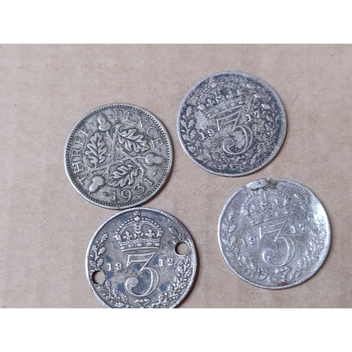 568 - Small lot of silver coins