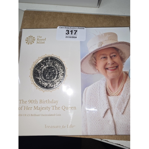 317 - £5 Coin. QUEEN ELIZABETH II 90th BIRTHDAY 5 POUND COIN 2016 BUNC.